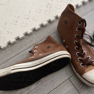 Chuck Taylor All Star Leather Unisex High-Top Shoe